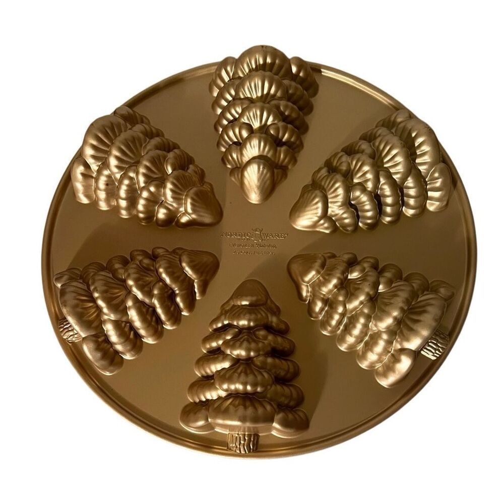 Nordic Ware Cake Pan Evergreen Cakelet Christmas Tree Holiday Gold Limited 2018